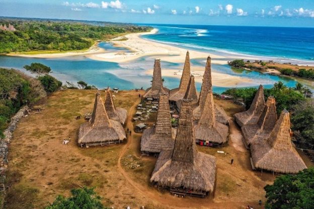 Cultural Trip ke Desa Adat Indonesia